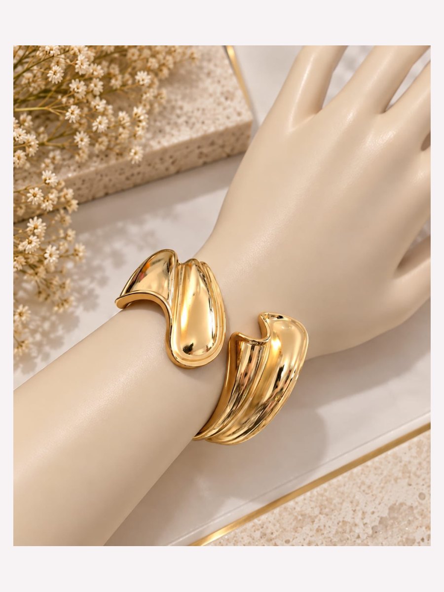 BRAZALETE EN DORADO