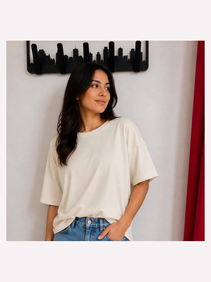 PLAYERA CON ABERTURA COSTADOS HUESO