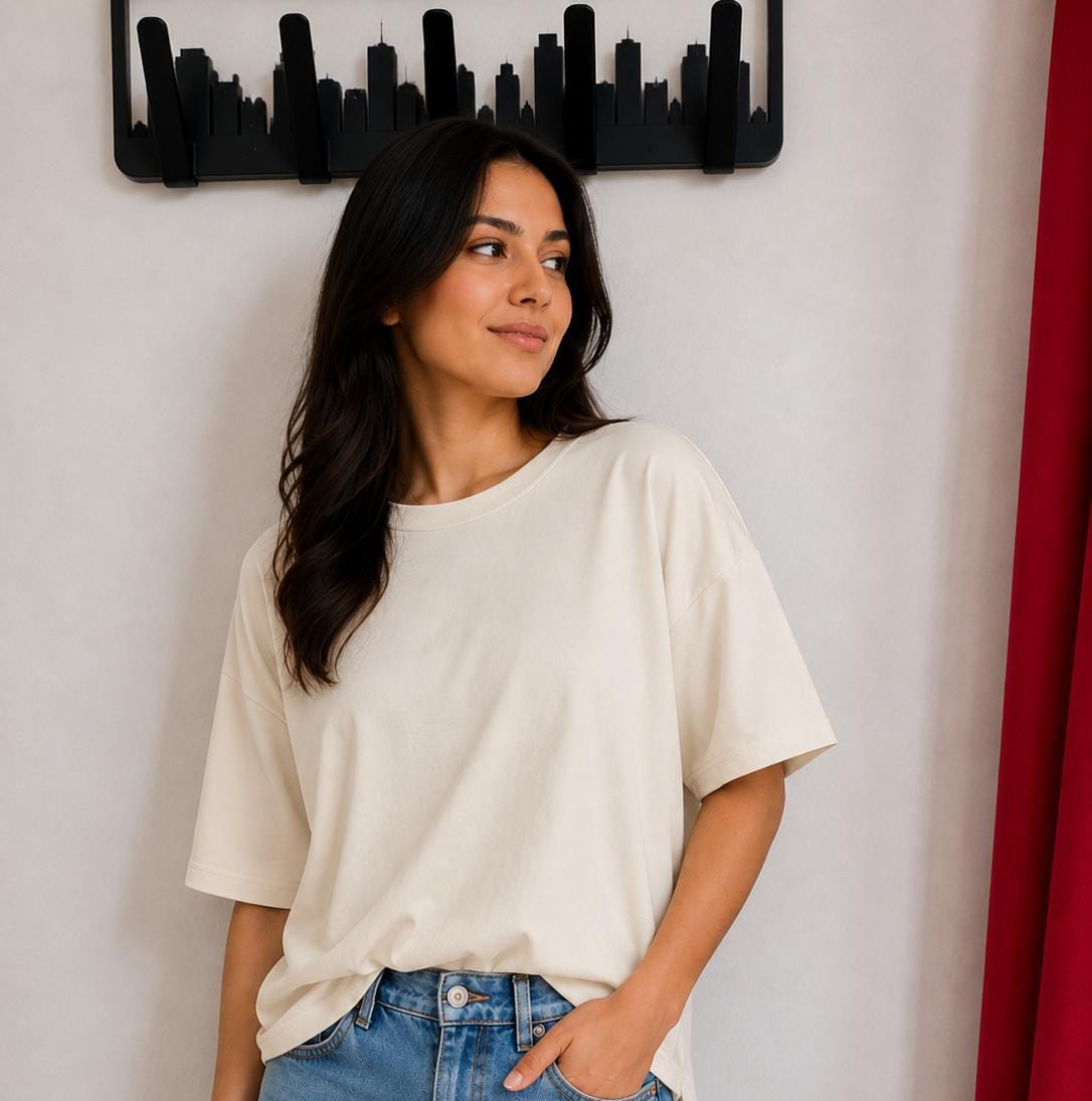 PLAYERA CON ABERTURA COSTADOS HUESO