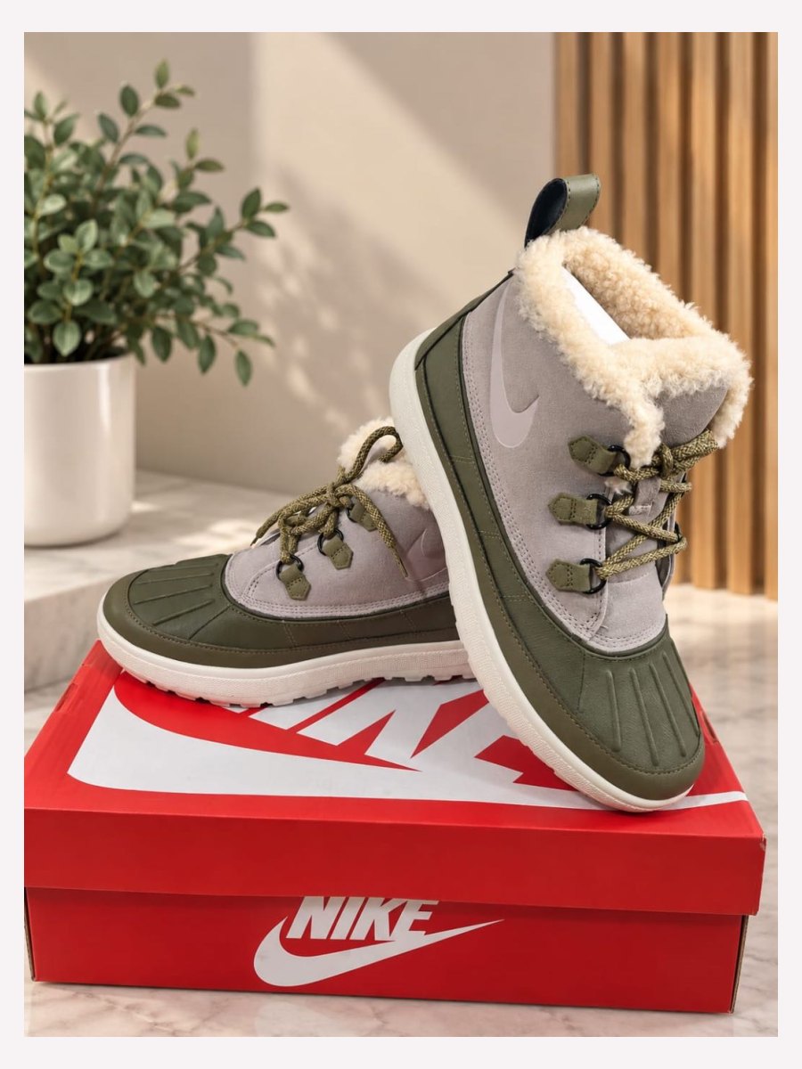 BOTA NIKE